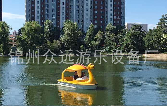 泡泡龙电动船